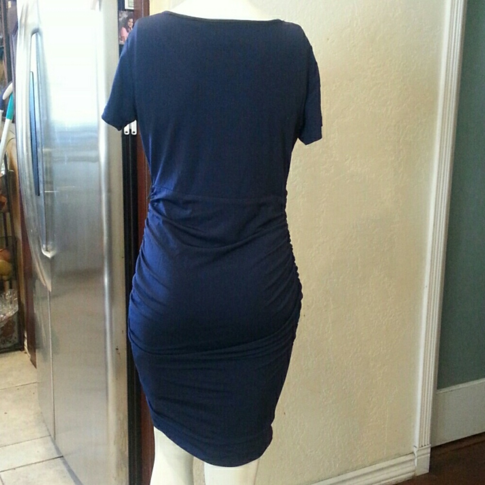 Kimi + Kai Lana Ruched maternity dress - Picture 3 of 4